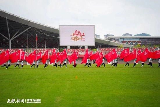 《红海行动》斩获36亿票房，让这个英气沉稳的狙击手，成为国内最炙手可热的年轻男演员之一